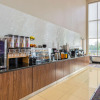 Отель La Quinta Inn & Suites by Wyndham Bridge City, фото 18