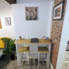Отель Cosy Riverside Apartment - Woodsmill Quay Free Parking, фото 13