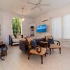 Отель New Live Oak Cottage/beach/downtown/pool/shops/cafés, фото 25