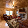 Отель Rocky Top Lodge, 6 Bedrooms, Pool Access, Hot Tub, Mountain View, Sleeps 14, фото 3