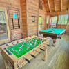 Отель Cornerstone 2 Bedroom Cabin by RedAwning, фото 23