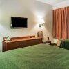 Отель Quality Inn and Suites Airport, фото 3