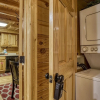 Отель Ern834 - Lakeside Getaway - Great Location! Close To All The Action! 1 Bedroom Cabin by RedAwning, фото 7