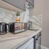 Отель Stylish Worcester Studio Apartment, фото 13