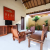 Отель PB - Villa 1 - 3BR · 3-BR Private Pool Villa Walk to Seminyak Beach, фото 20