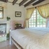 Отель Former Customs House with Large Garden And Private Pool. 4 Km From Chinon, фото 2