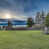 Отель Port Townsend Escape w/ Deck, Bay & Mountain Views, фото 5