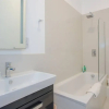 Отель Stylish 2 Bedroom Apartment in Affluent Earls Court, фото 7