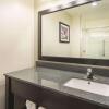 Отель La Quinta Inn & Suites by Wyndham Clifton Park, фото 8