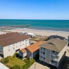 Отель Laid Back By The Sea - Steps From The Beach With Amazing Ocean Views. Parking For 2 Included. 2 Bedr, фото 15