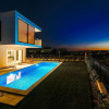Отель Modern Villa, Heated Private Pool, Close to the Sea, In-between Split & Trogir, фото 1