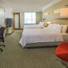 Отель SpringHill Suites New York LaGuardia Airport, фото 2