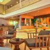 Отель J4 Hotels Legian в Куте