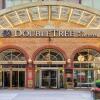 Отель DoubleTree by Hilton Hotel Toronto Downtown в Торонто