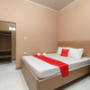 Отель Formerly RedDoorz Syariah @ Bulak Kapal, фото 4
