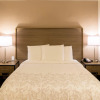 Отель Red Roof Inn PLUS+ & Suites Savannah - I-95, фото 23