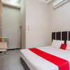 Отель RedDoorz @ KM 5 Palembang, фото 2