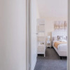 Отель Stylish 2 Bed with Free Private Parking, фото 19