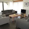 Отель Stylish Thatched Villa with 2 Bathrooms near Giethoorn, фото 6