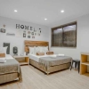 Отель Capital O 729 Oak And Stone Bed And Breakfast, фото 7