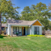 Отель Charming Granbury Cottage Retreat w/ Private Patio, фото 18