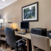 Отель Comfort Suites Manchester, фото 5