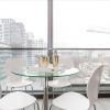 Отель Luxury 1BR in the Heart of King West, фото 8