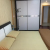 Отель Yangzhou Young Traveller Hostel Jinghua City Living Mall, фото 2