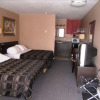 Отель Canadiana Inn, фото 3