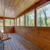 Отель Downtown Getaway by Heritage Cabin Rentals, фото 19