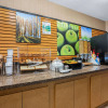 Отель La Quinta Inn & Suites by Wyndham Seattle Sea-Tac Airport, фото 13