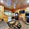 Отель 1268 Sevierville 4 Br Cabin, фото 35