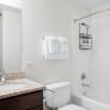 Отель Chicago | Exclusive 1BD/1BA River North Apartment, фото 3