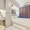 Отель Studio Full Furnished With Comfort Design At Sky House Bsd Apartment, фото 8