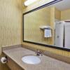Отель Holiday Inn Express Hotel & Suites Belleville, an IHG Hotel, фото 8
