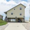 Отель Another Beach Experience by Oak Island Accommodations, фото 30