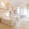 Отель Holiday Home Sleeps 6 in the Historic Center of Le, фото 4