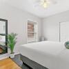 Отель 1BR Apt with King Bed in Rogers Park, фото 2