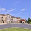 Отель Holiday Inn Express & Suites Topeka West I-70 Wanamaker, an IHG Hotel, фото 1