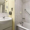 Отель Days Inn by Wyndham Watford Gap, фото 9