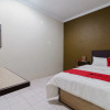 Отель RedDoorz near Cikampek Mall Karawang, фото 4