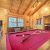 Отель Grand Maggie Valley Cabin: Walk to Golfing!, фото 12