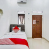 Отель Oemah Ratu Hostel Syariah by OYO Rooms, фото 31