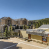 Отель Steps to Downtown Main Street & Ski In Ski Out!, фото 24