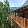 Отель Triple Mountain View - Three Bedroom Cabin, фото 23