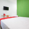 Отель RedDoorz Syariah near DBL Arena 2, фото 3