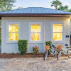 Отель Perry by Avantstay Walk to Miramar Beach! w/ Pool & Guest House!, фото 31