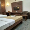 Отель Oyo 19930 Hotel Holiday Palace, фото 3