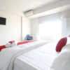 Отель RedDoorz Apartment near Summarecon Mall Serpong, фото 18