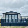Отель Prime Location 3-bed Chalet in Seal Bay, Selsey, фото 15